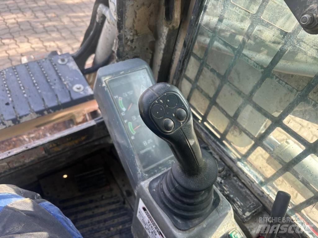 Takeuchi TL 230 滑移轉向裝載機