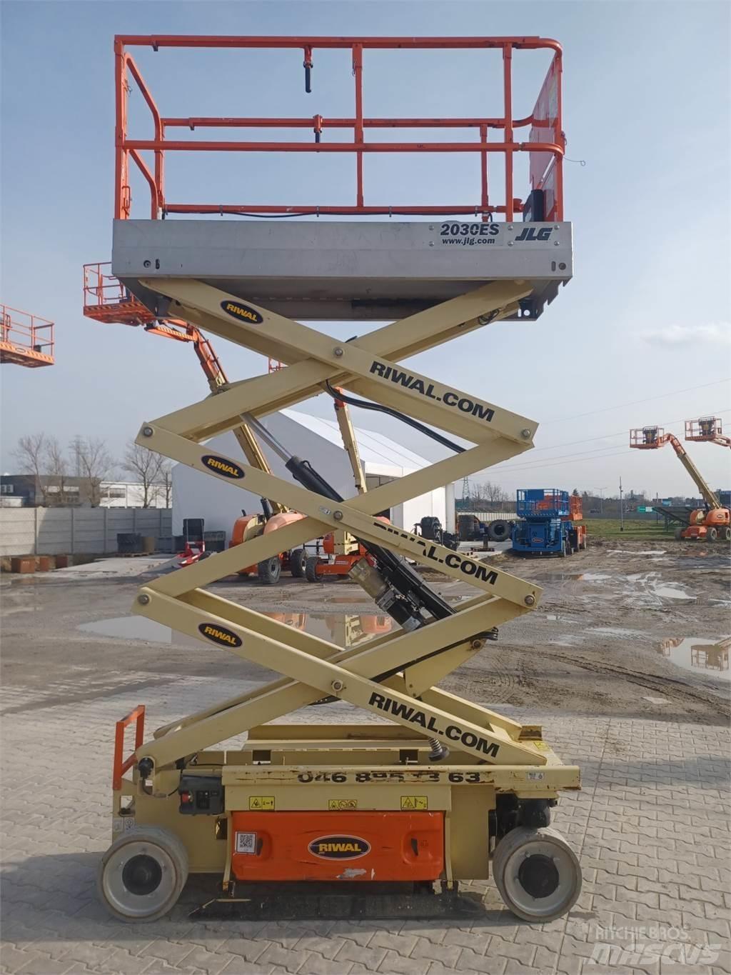 JLG 2030ES 剪式升降機