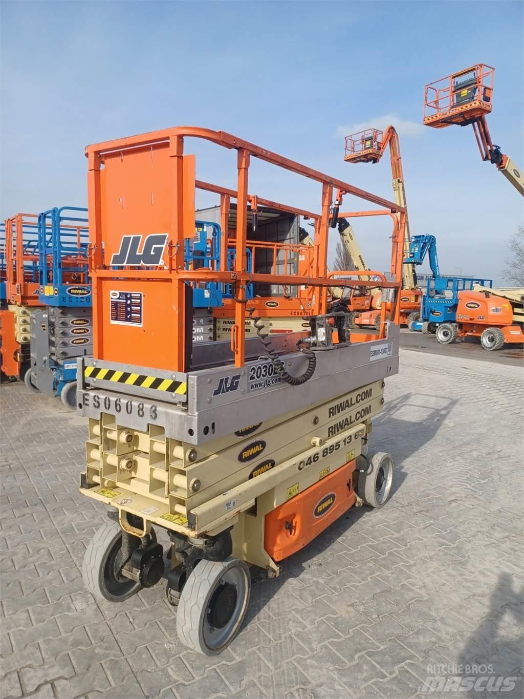 JLG 2030ES 剪式升降機