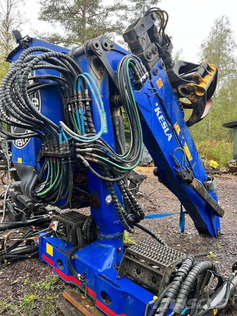 Kesla 2212 ZTF 木材起重機