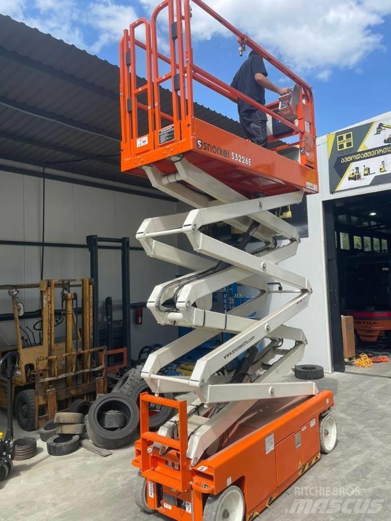 Snorkel S 3246 E 剪式升降機