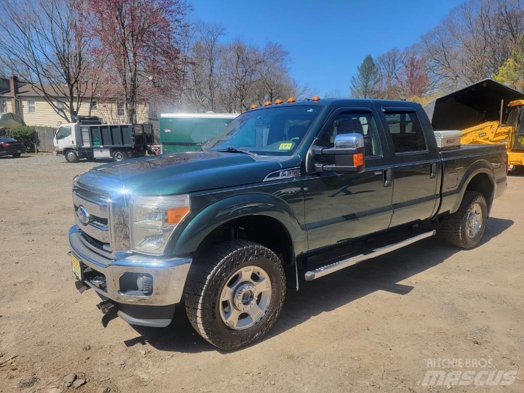 Ford F350 XLT 皮卡.傳統半斗卡車/側卸板