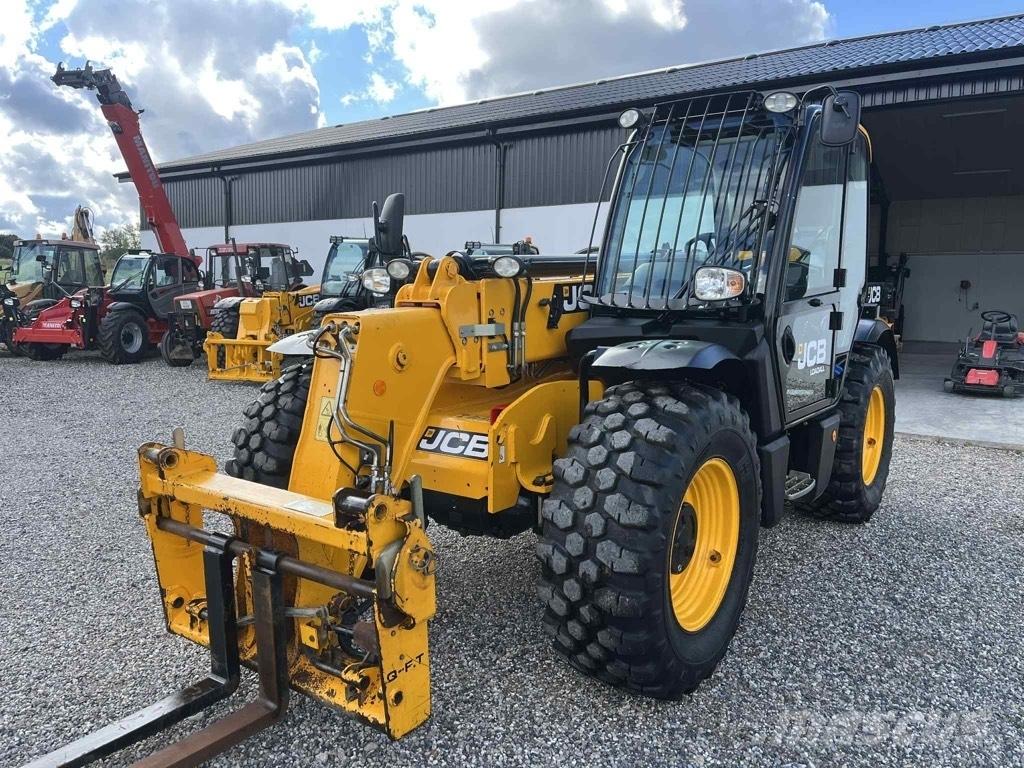JCB 535-95 伸縮臂操作車