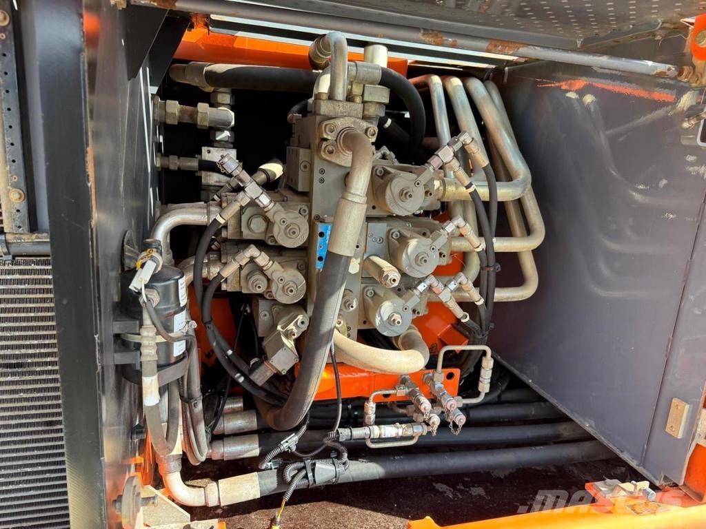 Atlas 350 MH 廢棄物/工業用操作車