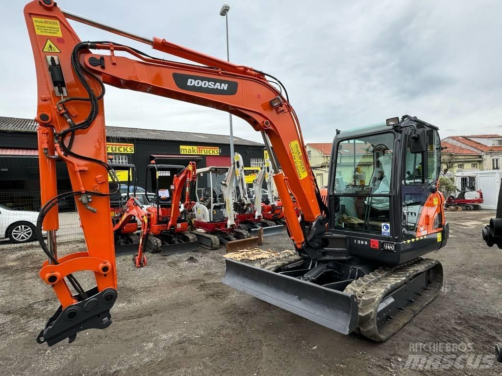 Doosan DX 55 小型挖土機/掘鑿機<7t(小型挖掘機)