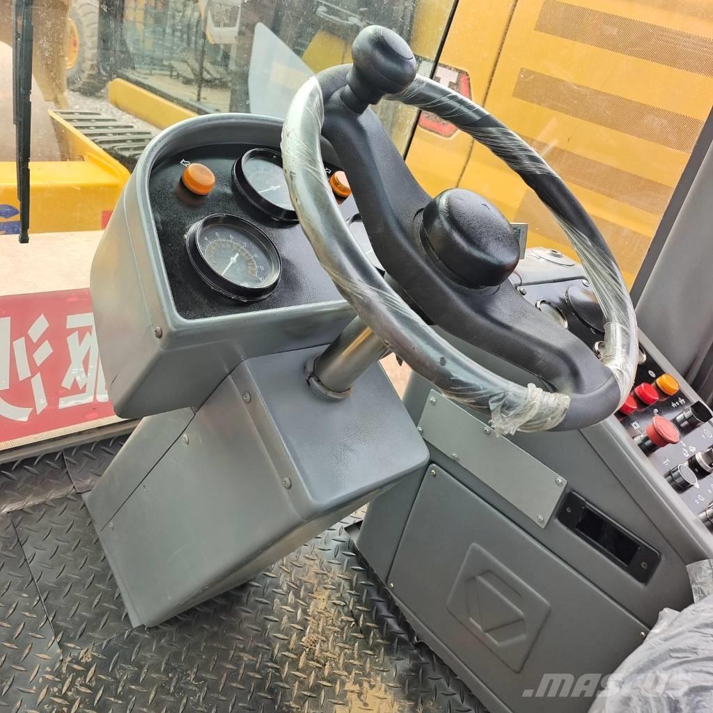 XCMG XS 143 J 單輪滾壓機