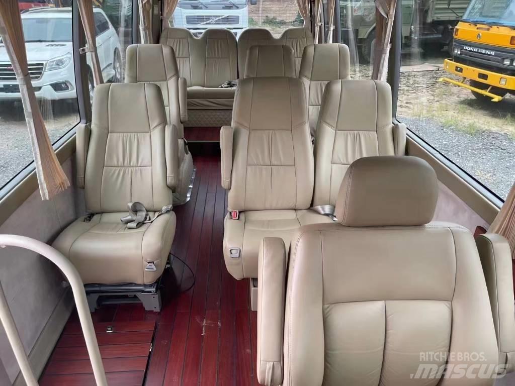 Toyota Coaster Bus 迷你巴士