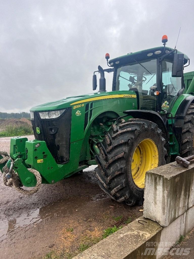 John Deere 8320R 曳引機