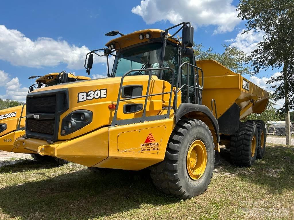 Bell B30E 鉸接式起吊車
