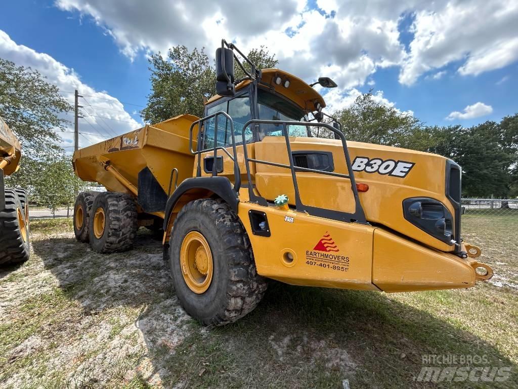 Bell B30E 鉸接式起吊車