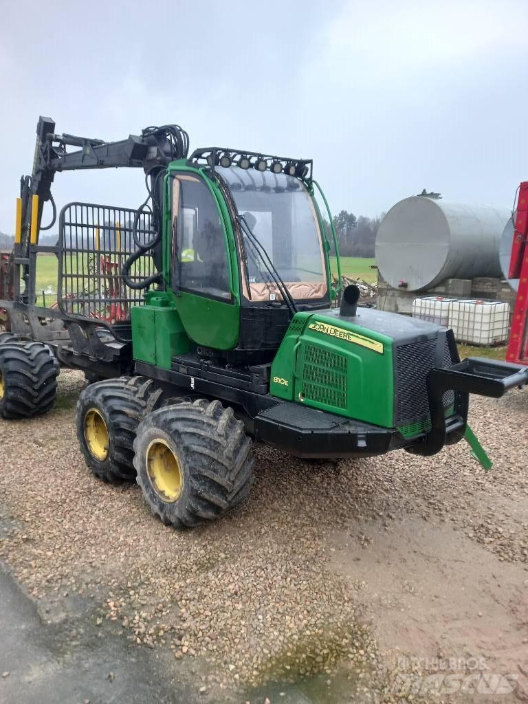 John Deere 810E 集運機