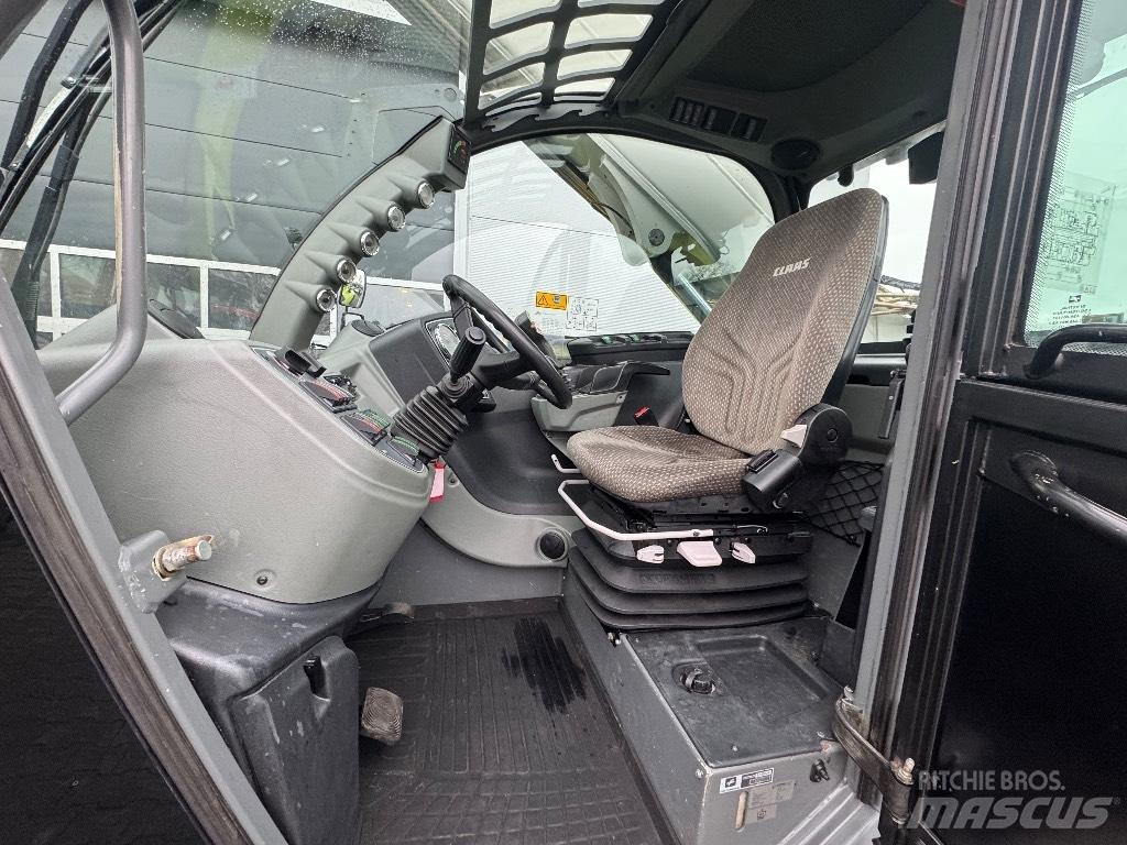 CLAAS Scorpion 7055 伸縮臂操作車