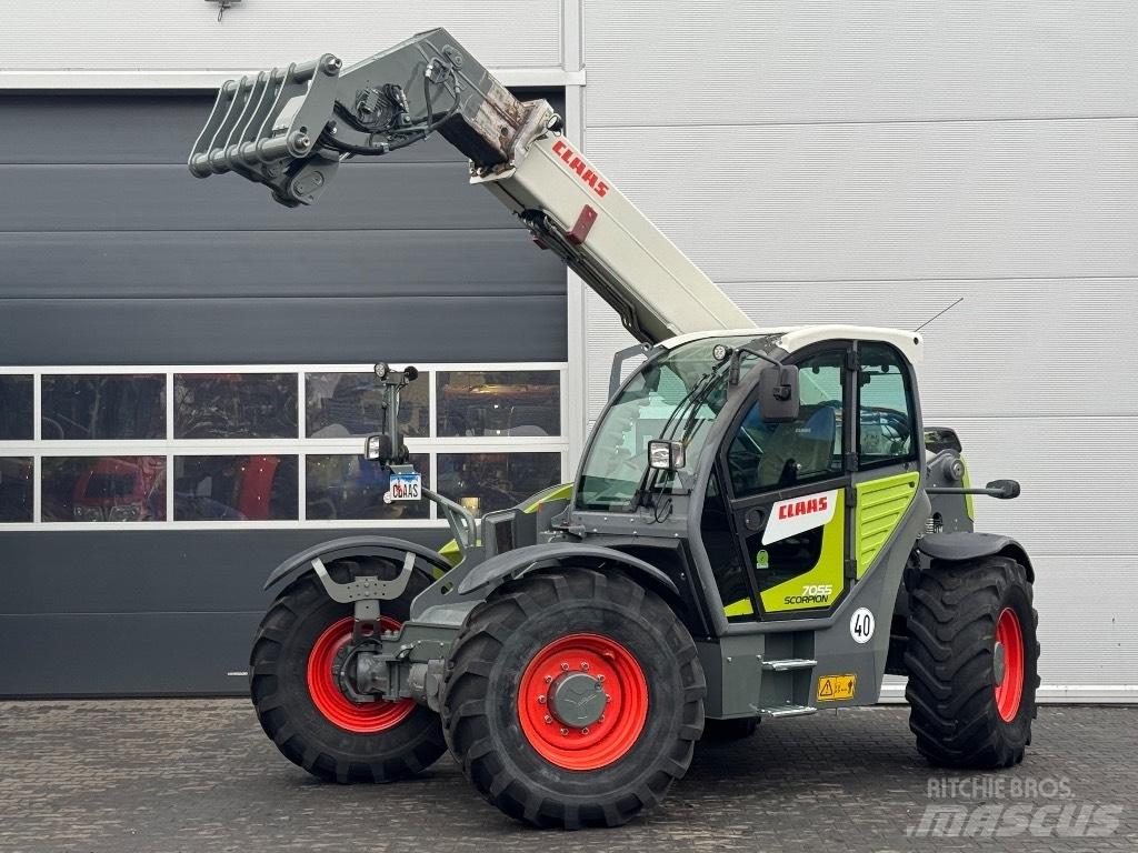CLAAS Scorpion 7055 伸縮臂操作車