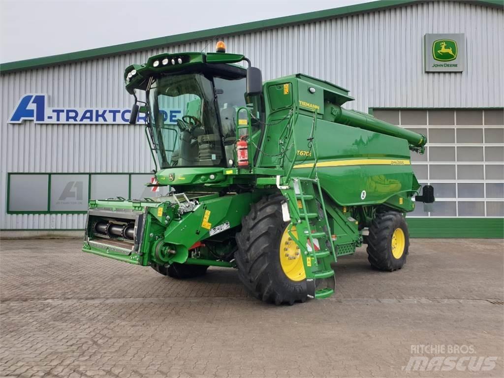 John Deere T670 聯合收穫機