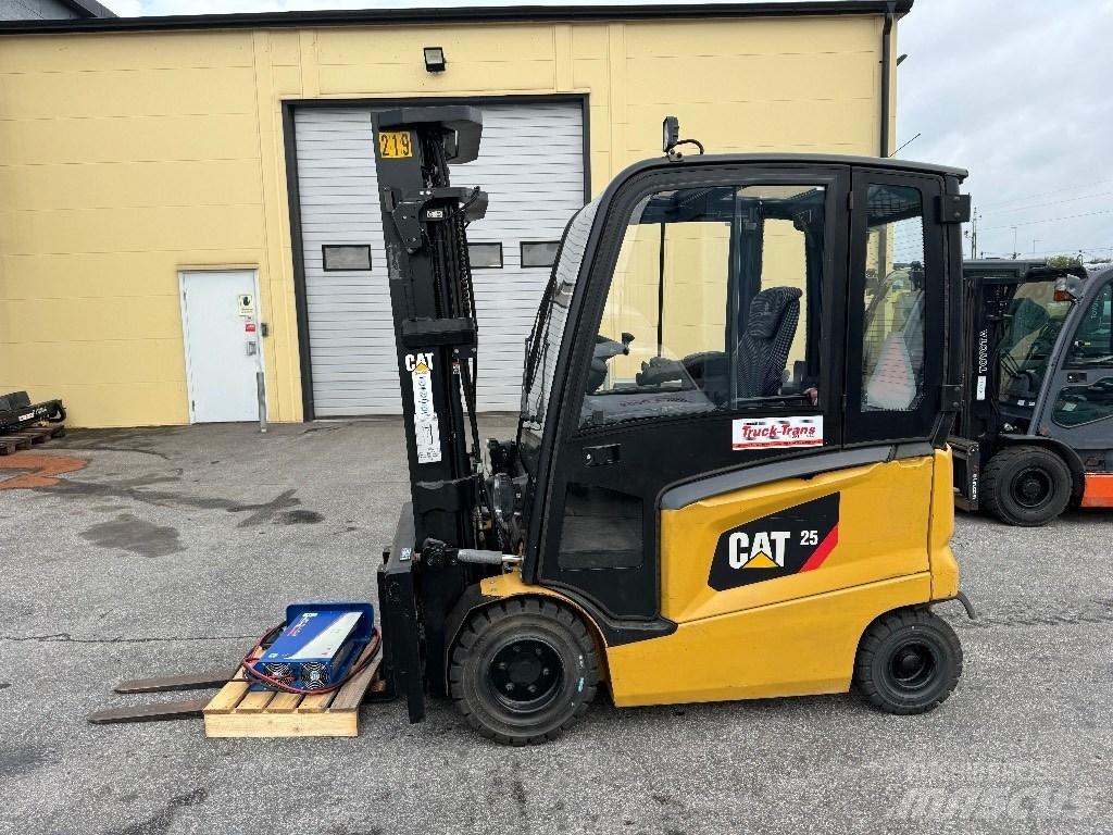 CAT EP25CN 電動堆高機