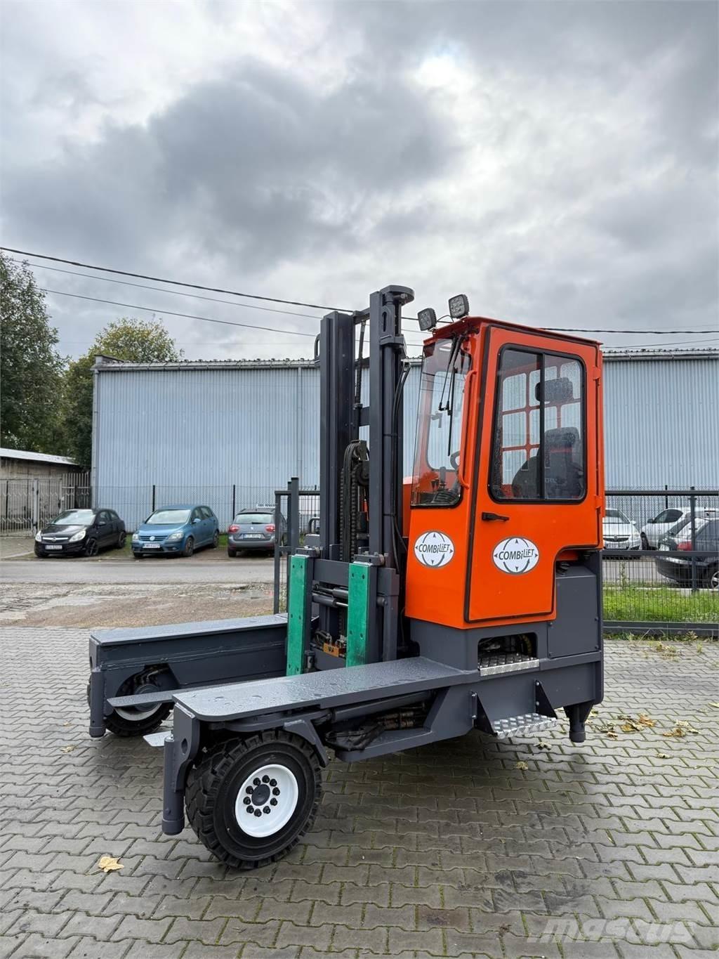 Combilift C5000 XL 四向前伸式堆高機(叉車)