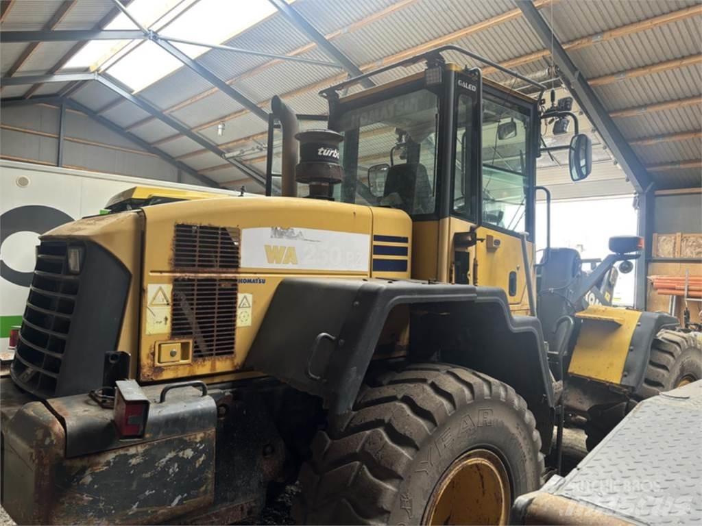 Komatsu WA250PZ-5 輪胎式裝載機
