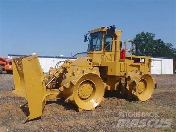 CAT 826C 廢棄物壓實機
