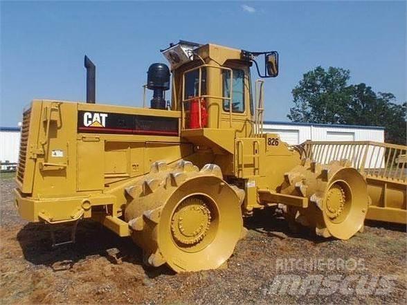 CAT 826C 廢棄物壓實機
