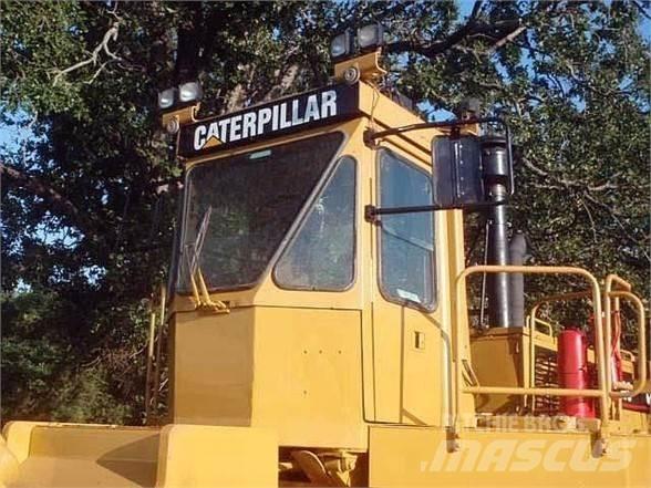 CAT 826C 廢棄物壓實機