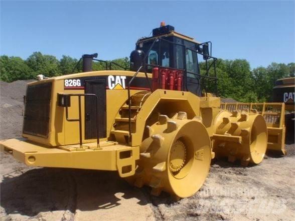 CAT 826G 廢棄物壓實機