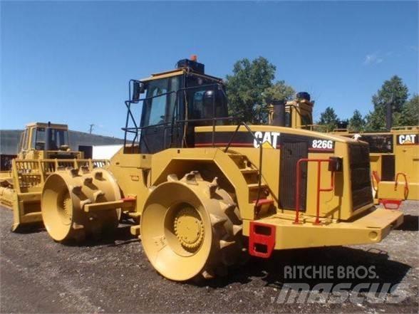 CAT 826G 廢棄物壓實機