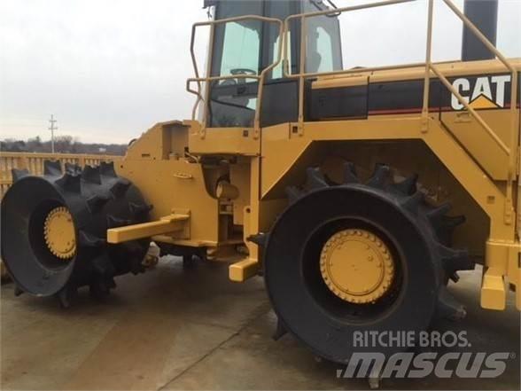 CAT 826G II 廢棄物壓實機