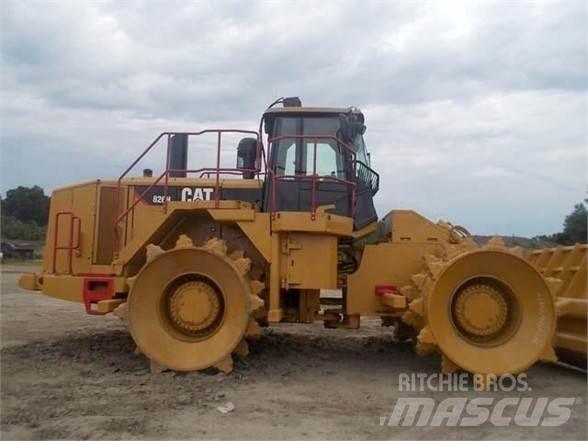 CAT 826H 廢棄物壓實機