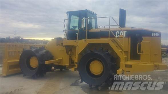 CAT 826H 廢棄物壓實機
