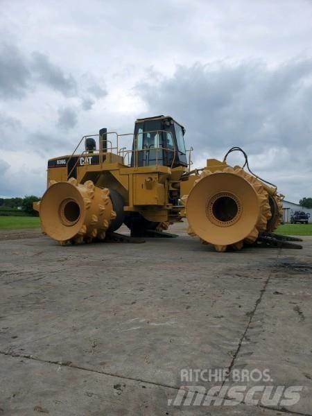 CAT 836G 廢棄物壓實機