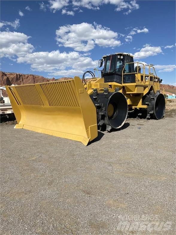 CAT 836H 廢棄物壓實機