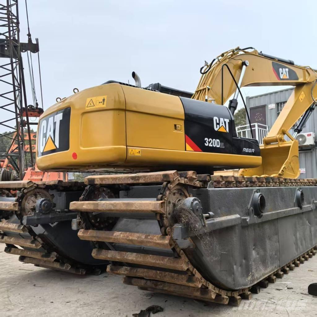 CAT 320 D 水陸兩用挖掘機