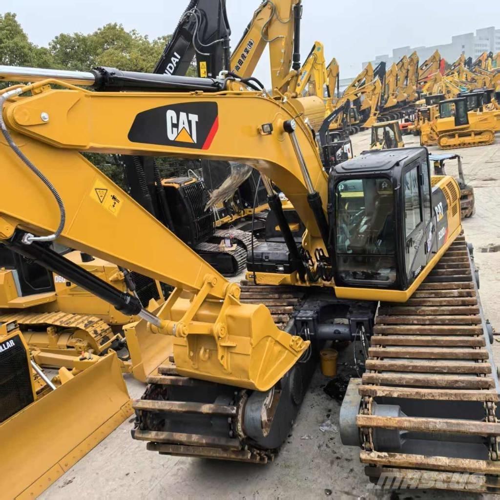CAT 320 D 水陸兩用挖掘機