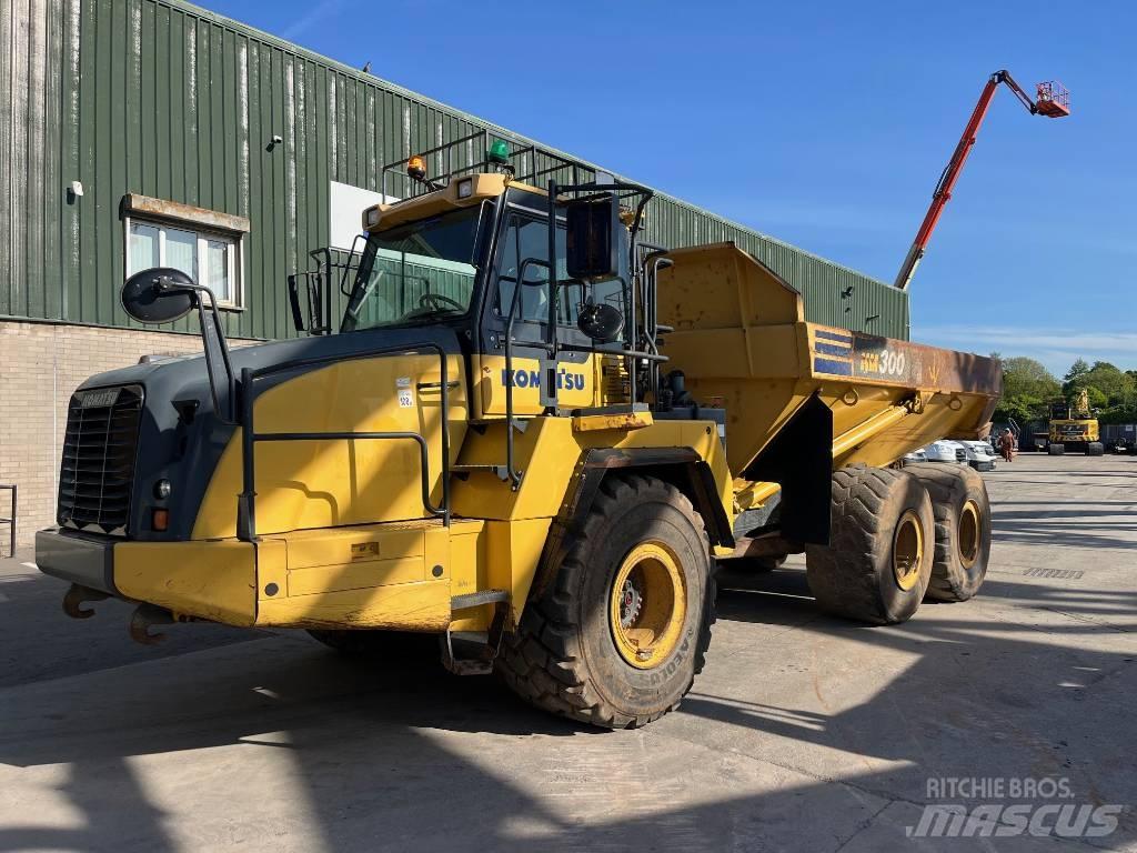 Komatsu HM 300-3 鉸接式起吊車