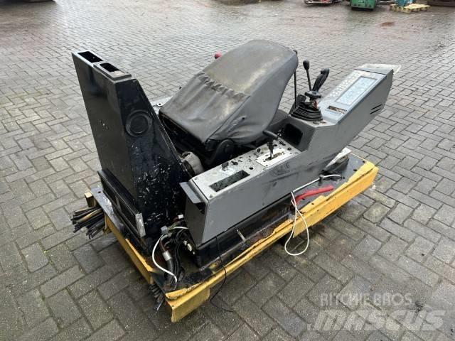 Liebherr Litronic 駕駛室與內部
