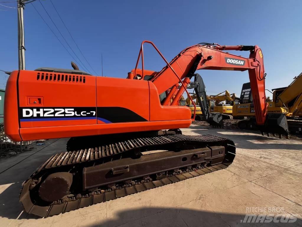 Doosan DH 225 LC-7 履帶式 挖土機/掘鑿機/挖掘機