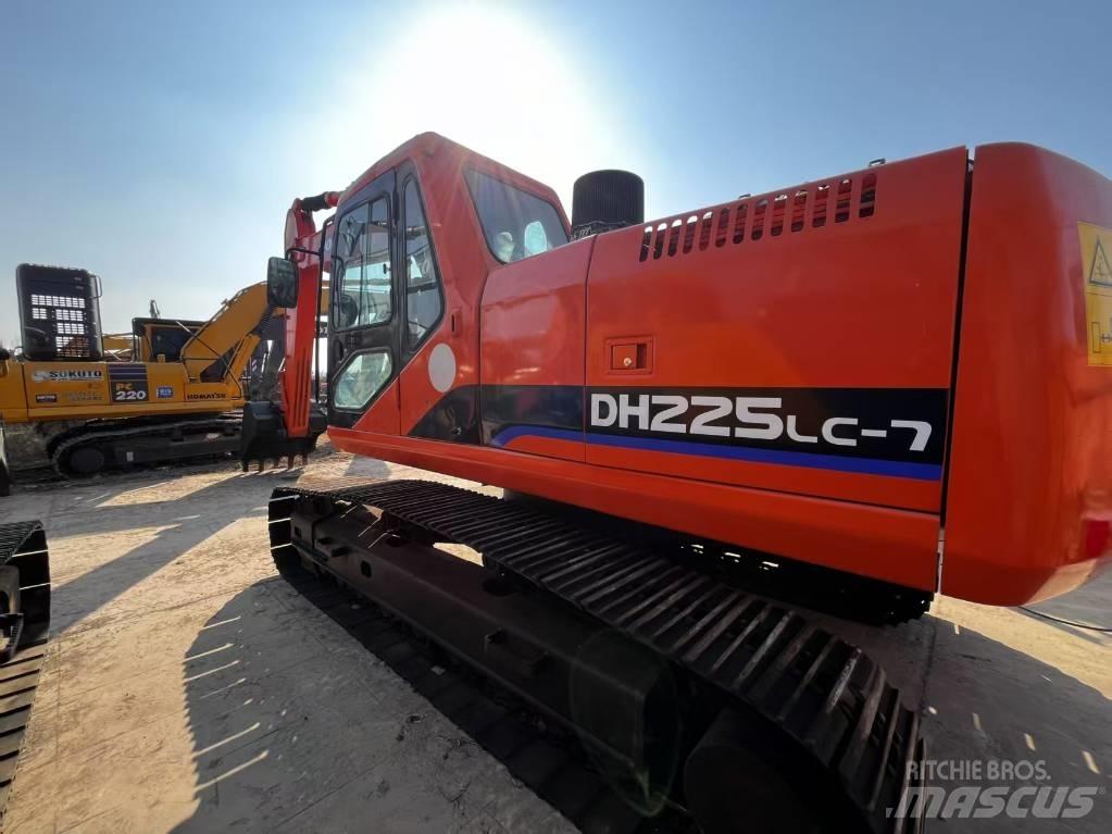 Doosan DH 225 LC-7 履帶式 挖土機/掘鑿機/挖掘機