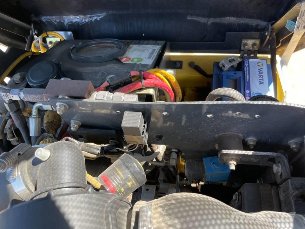 Bomag BW 100 AC-5 複合式滾壓機