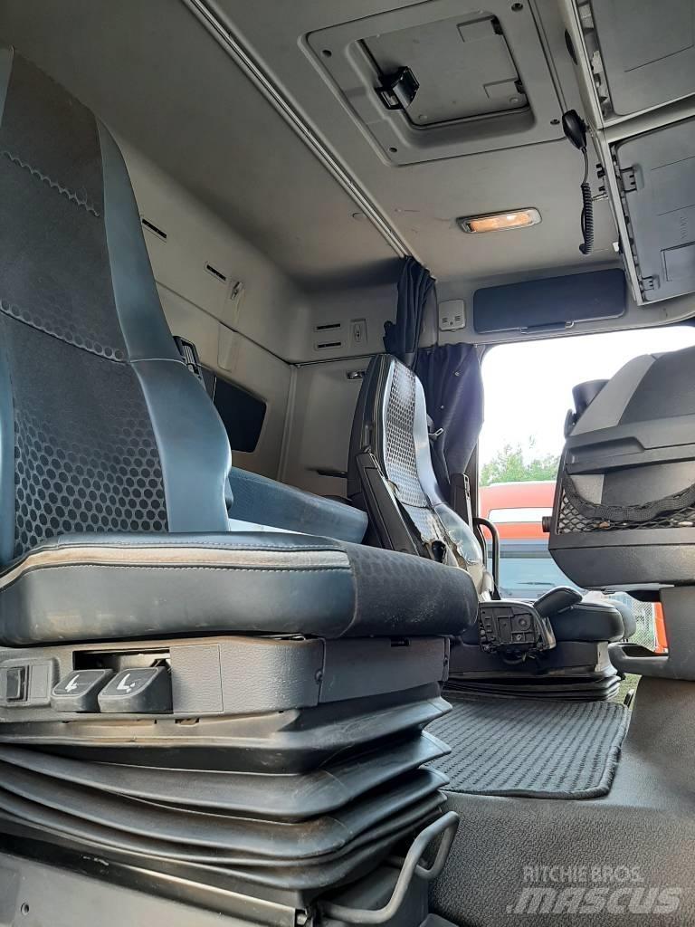 Volvo FH 13 貨箱式卡車