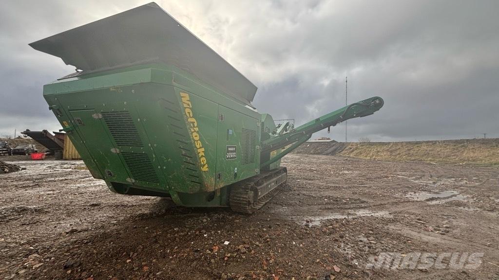 McCloskey J35 移動式壓碎機