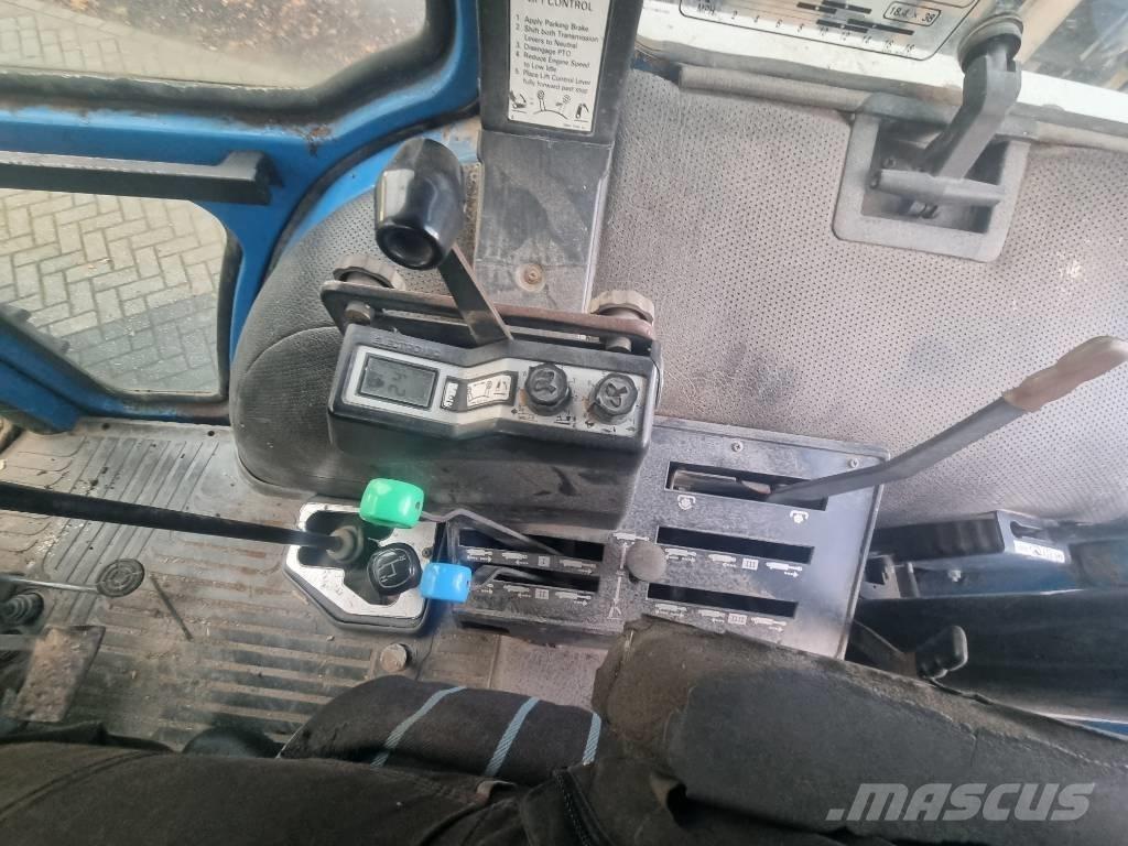 Ford 8210 曳引機