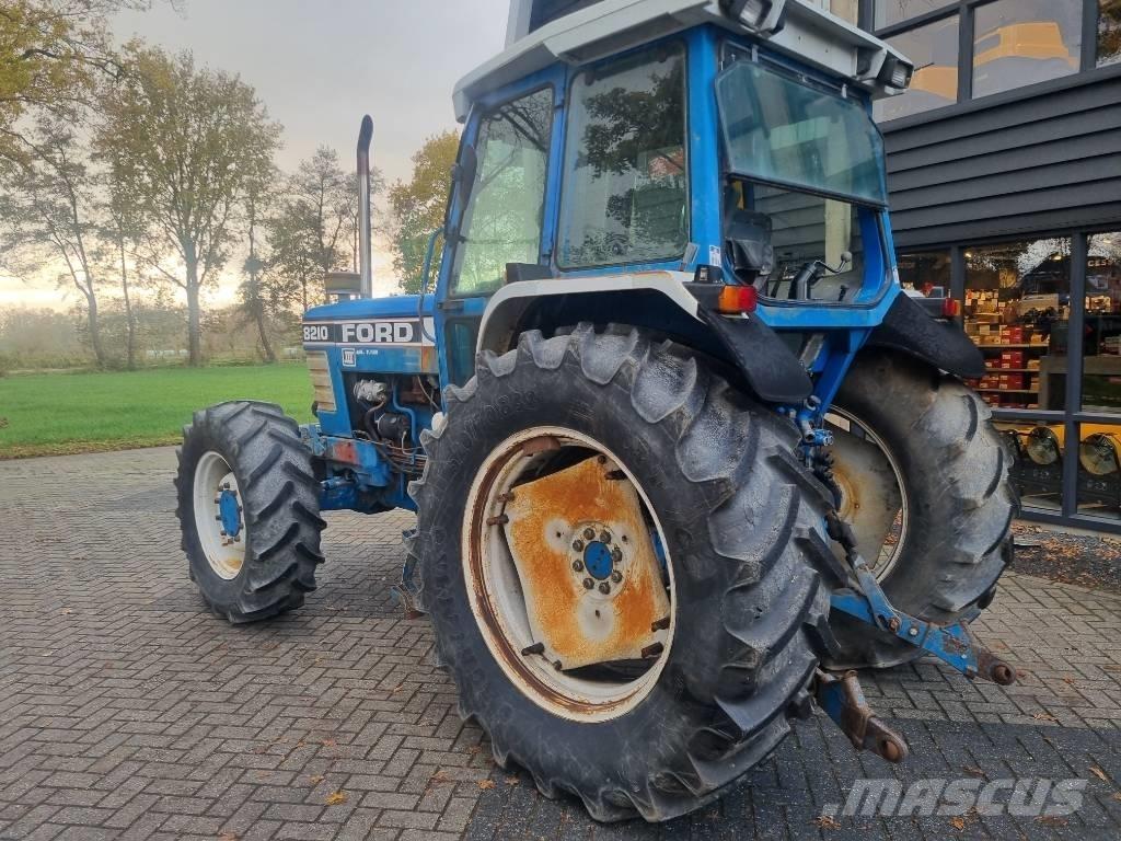 Ford 8210 曳引機