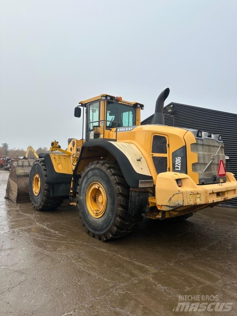 Volvo L 220 G 輪胎式裝載機