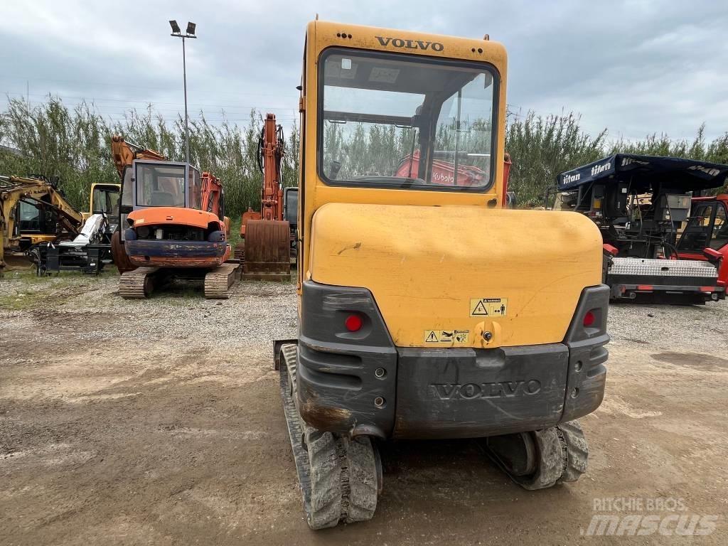 Volvo EC 25 小型挖土機/掘鑿機<7t(小型挖掘機)