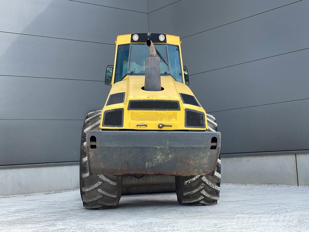 Bomag BW 213 DH-4 單輪滾壓機