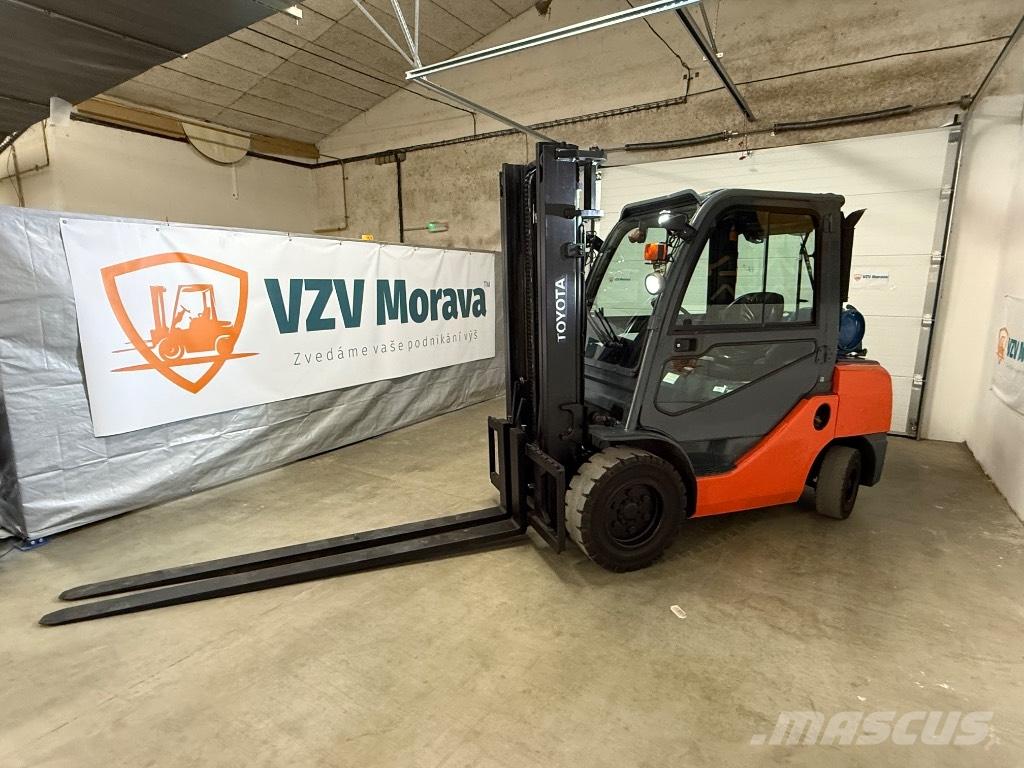 Toyota 02-8 FGJF 35 液化石油氣LPG卡車