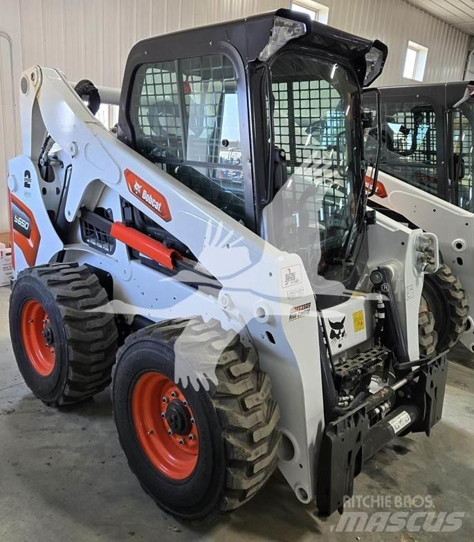 Bobcat S650 滑移轉向裝載機