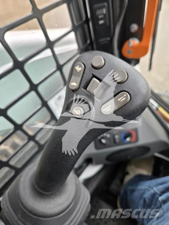 Bobcat S650 滑移轉向裝載機