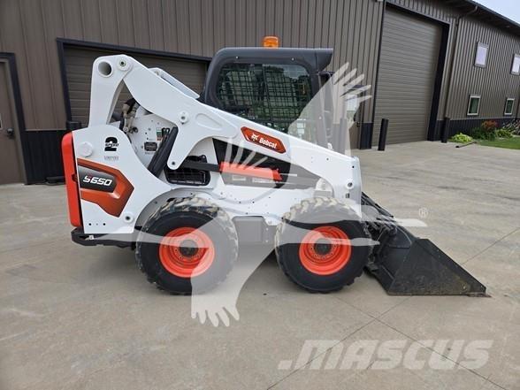 Bobcat S650 滑移轉向裝載機
