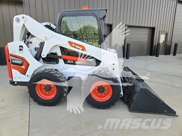 Bobcat S650 滑移轉向裝載機